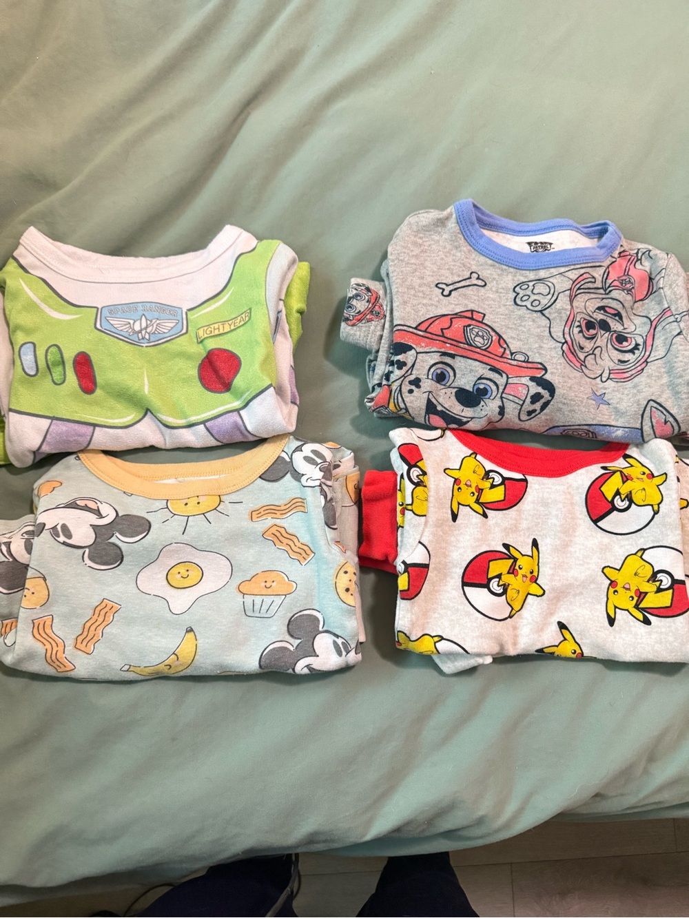 Kids pajama bundle size 4t-5T